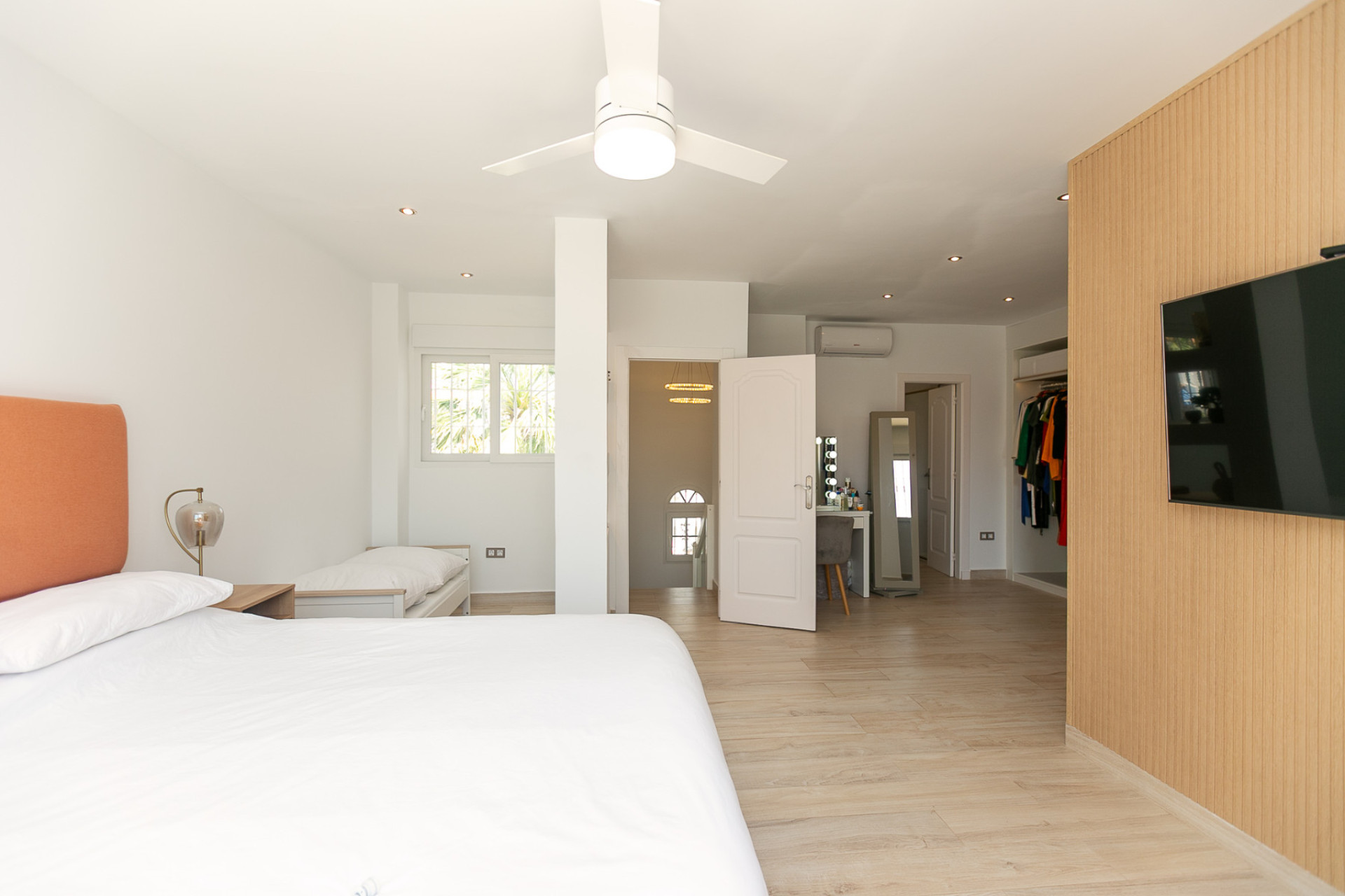 Herverkoop - 4. Halfvrijstaande villa - Los Dolses - Costa Blanca Zuid