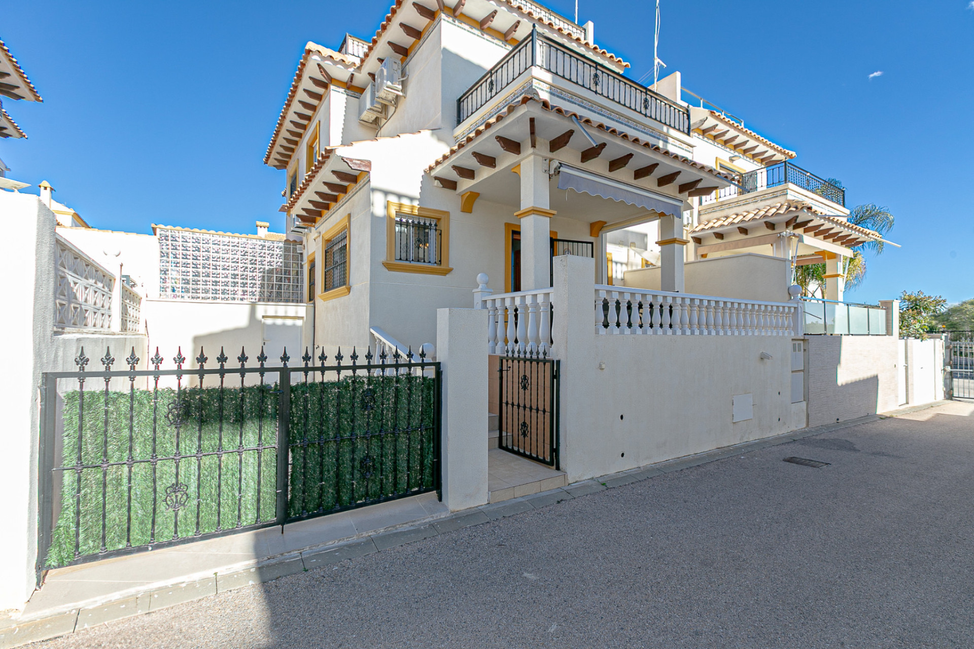 Herverkoop - 4. Halfvrijstaande villa - Playa Flamenca - Costa Blanca Zuid
