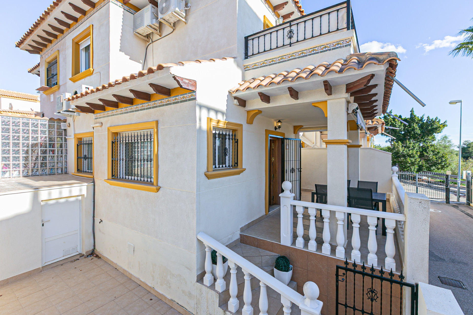 Herverkoop - 4. Halfvrijstaande villa - Playa Flamenca - Costa Blanca Zuid