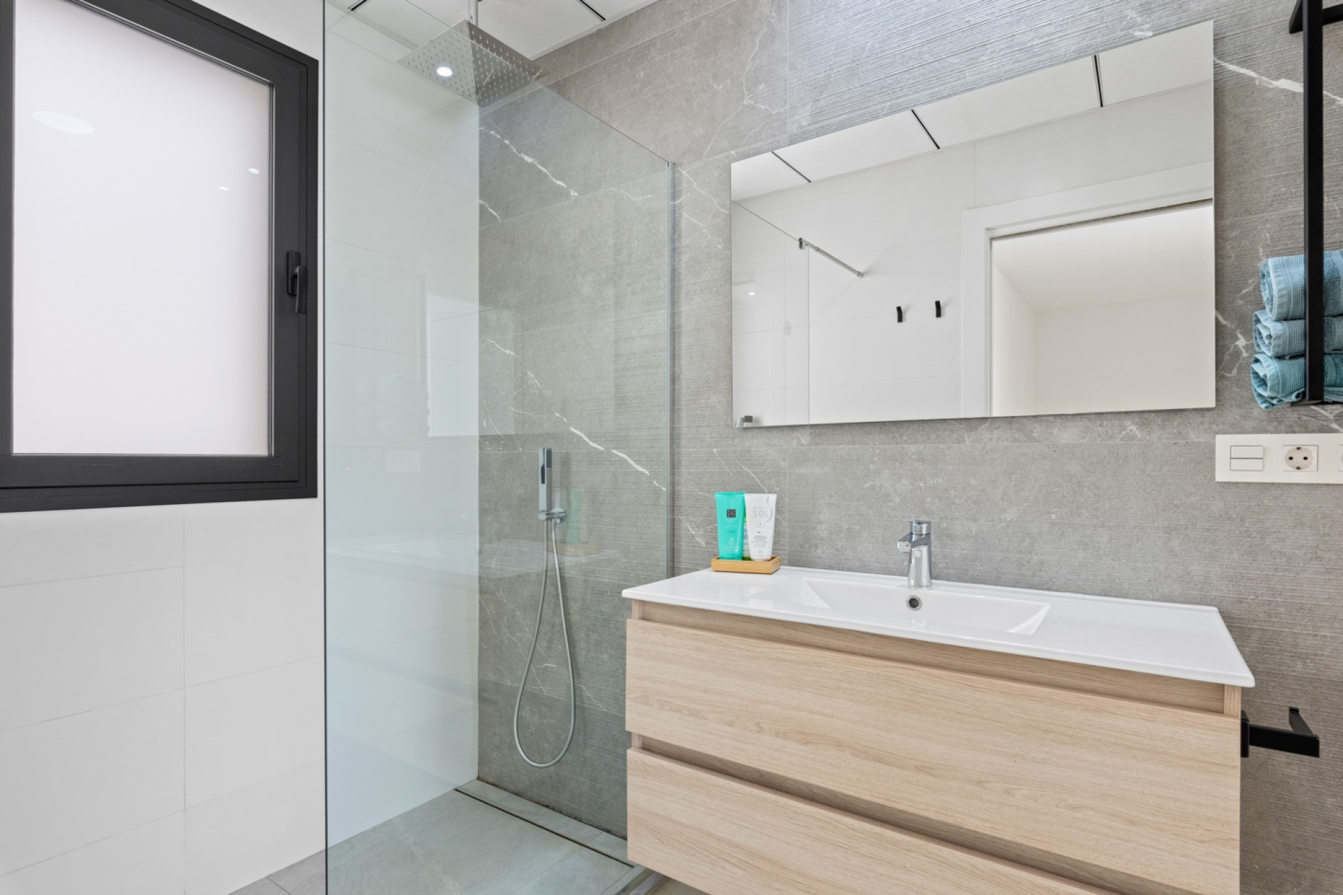 Herverkoop - 4. Halfvrijstaande villa - Rojales - Costa Blanca Zuid