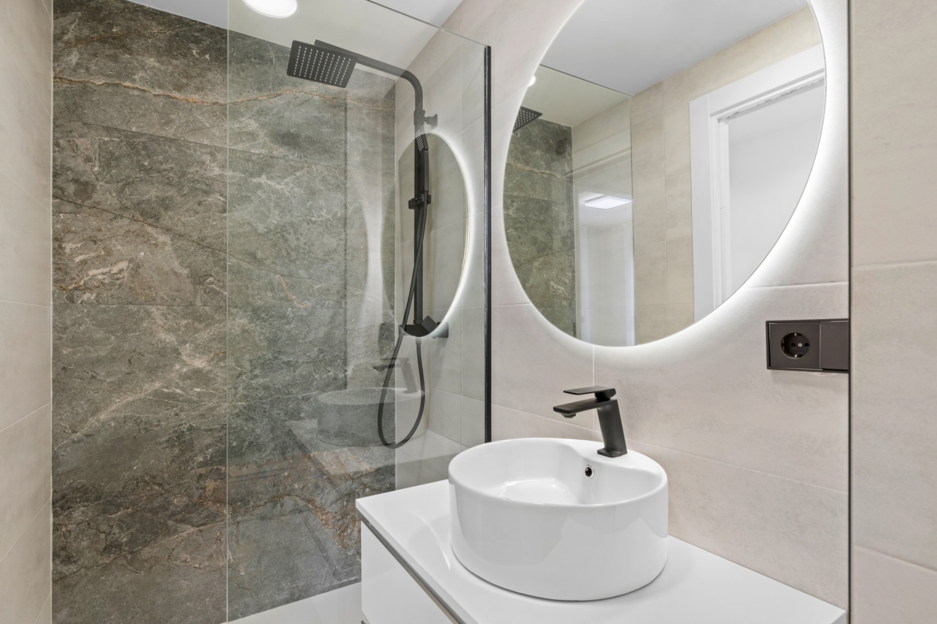 Herverkoop - 4. Halfvrijstaande villa - Torre de la Horadada - Costa Blanca Zuid