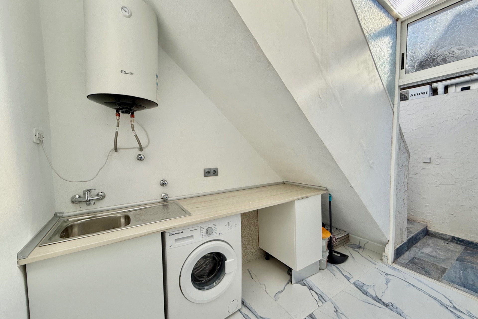 Herverkoop - 4. Halfvrijstaande villa - Torrevieja - Costa Blanca Zuid