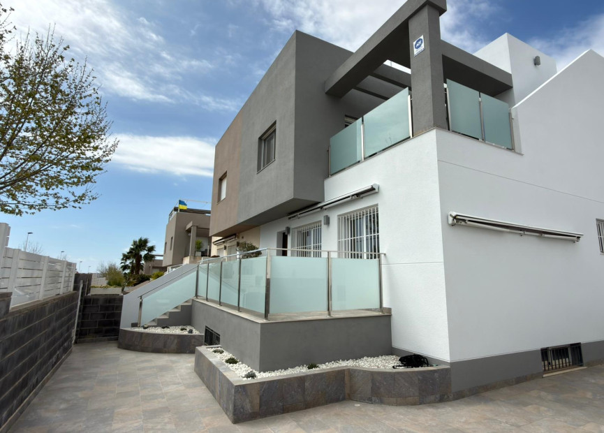 Herverkoop - 4. Halfvrijstaande villa - Torrevieja - Costa Blanca Zuid