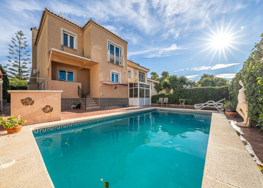 Herverkoop - 4. Halfvrijstaande villa - Torrevieja - Costa Blanca Zuid