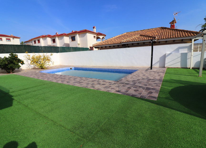 Herverkoop - 4. House - Detached Villa - La Marina - Rojales