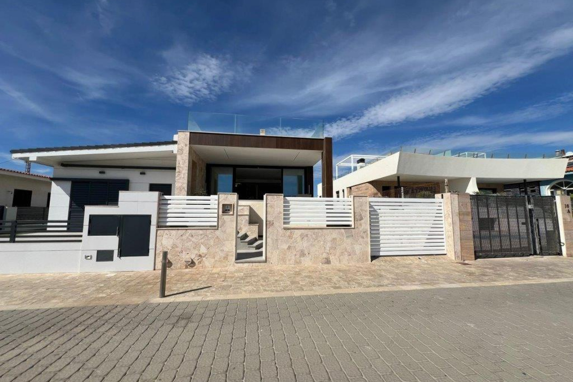 Herverkoop - 4. House - Detached Villa - La Mata - Torrevieja