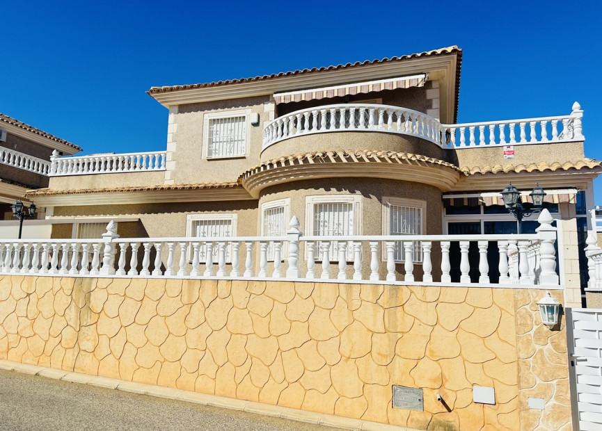 Herverkoop - 4. House - Detached Villa - Punta Prima - Orihuela Costa