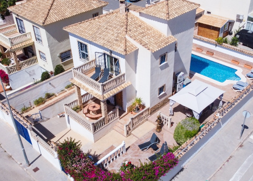 Herverkoop - 4. House - Detached Villa - Punta Prima - Orihuela Costa