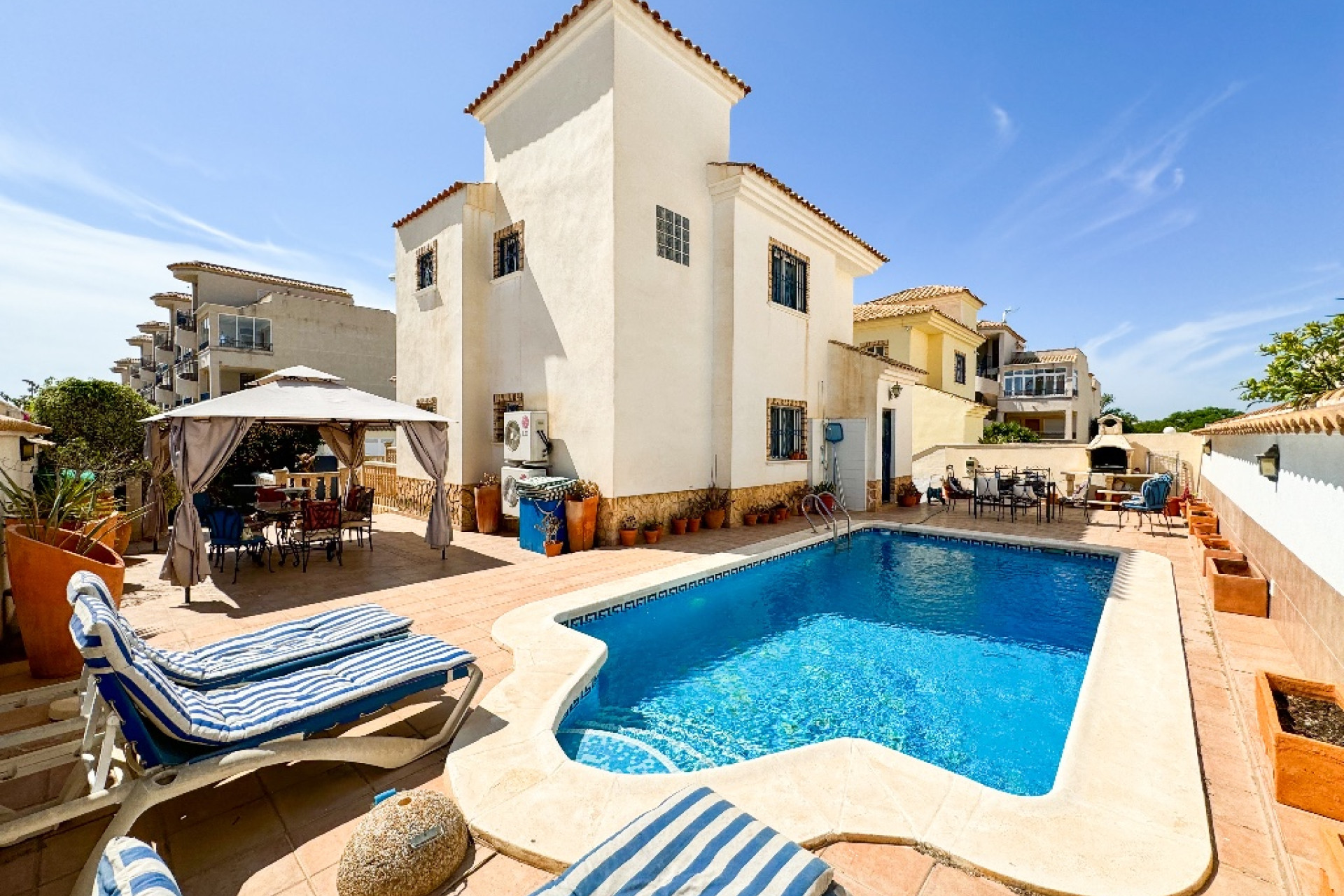 Herverkoop - 4. House - Detached Villa - Punta Prima - Orihuela Costa