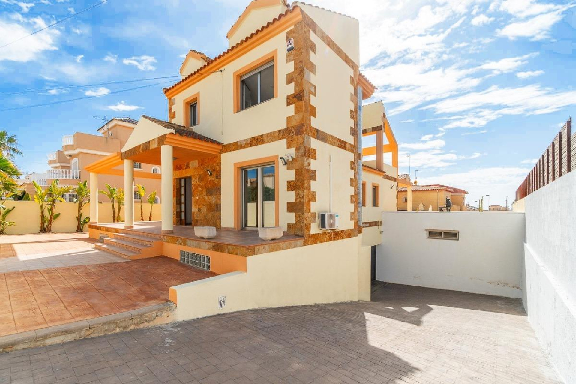 Herverkoop - 4. House - Detached Villa - Torrevieja - Aguas nuevas 2