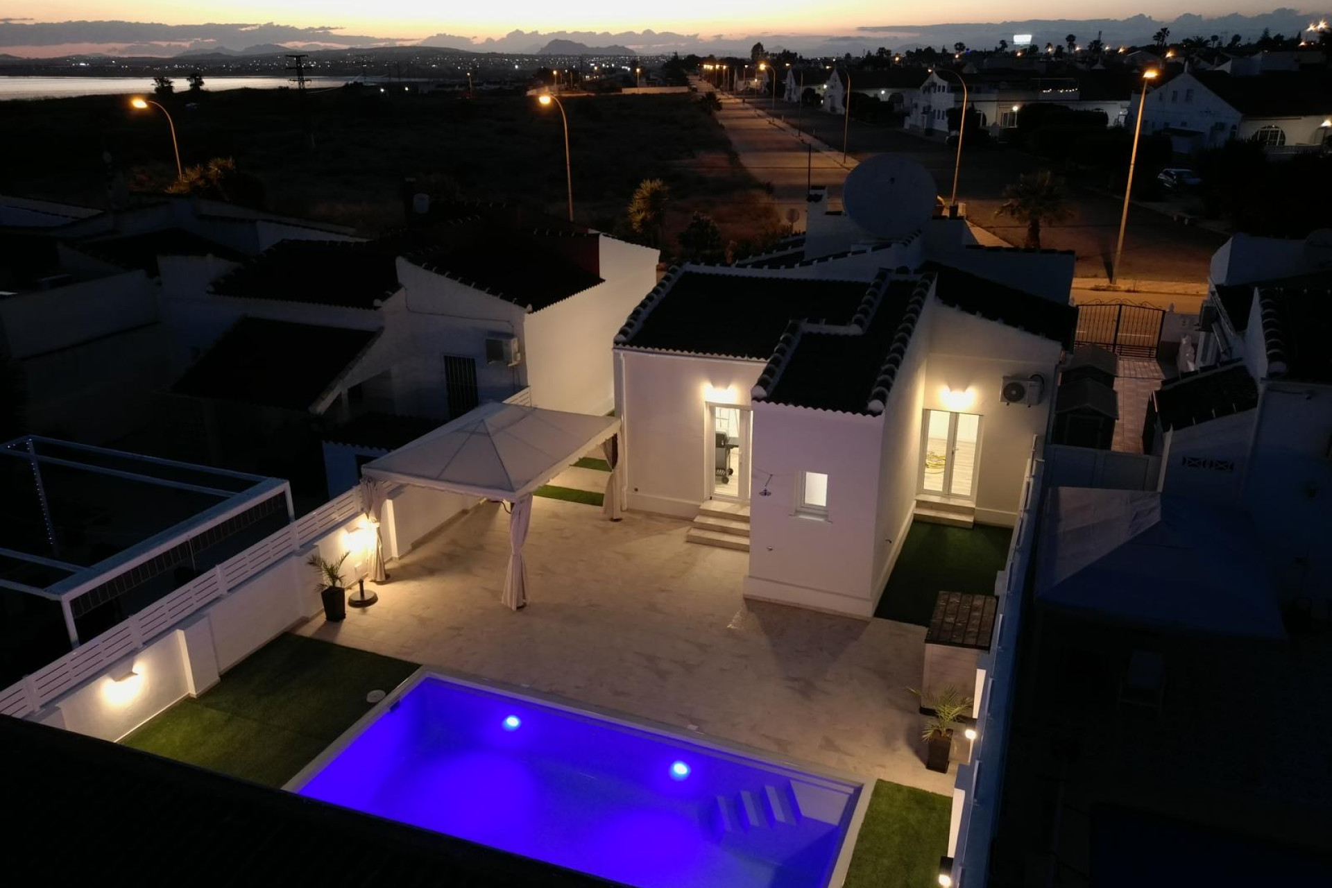 Herverkoop - 4. House - Detached Villa - Torrevieja