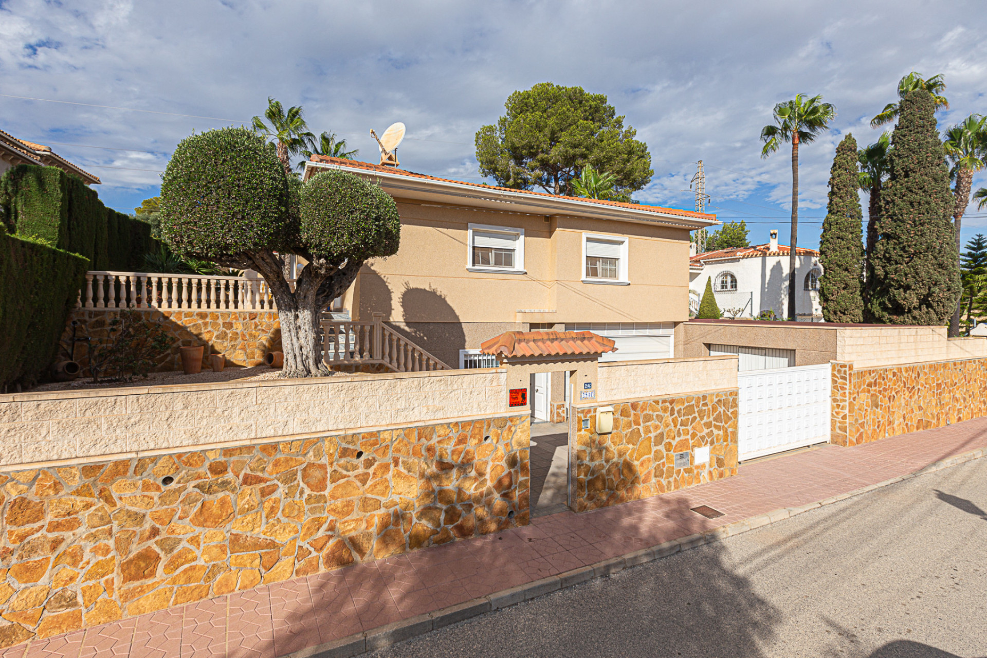 Herverkoop - 4. House - Detached Villa - Villamartin - Las Filipinas