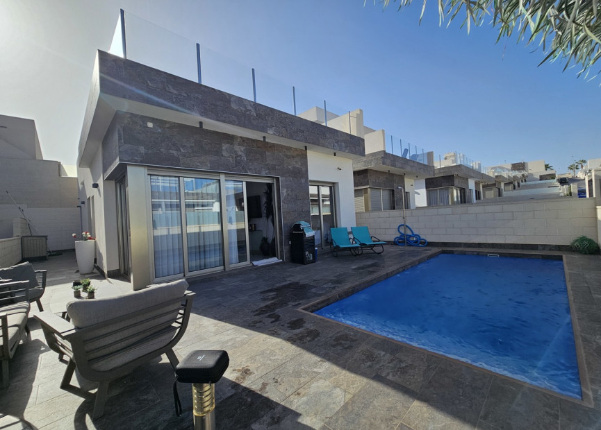 Herverkoop - 4. House - Detached Villa - Villamartin - Orihuela Costa