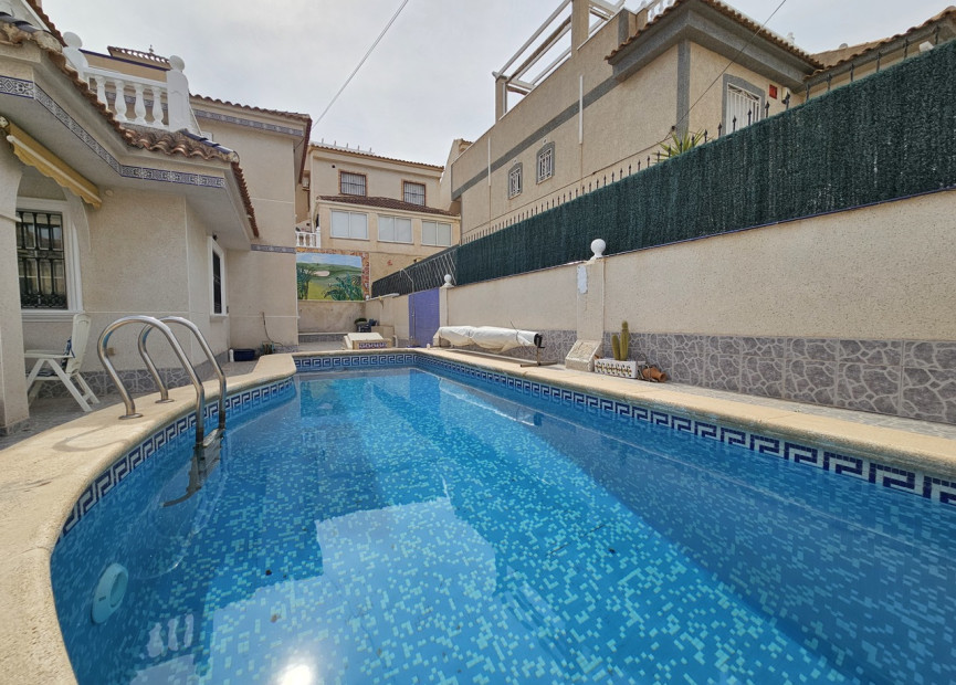 Herverkoop - 4. House - Detached Villa - Villamartin - Orihuela Costa