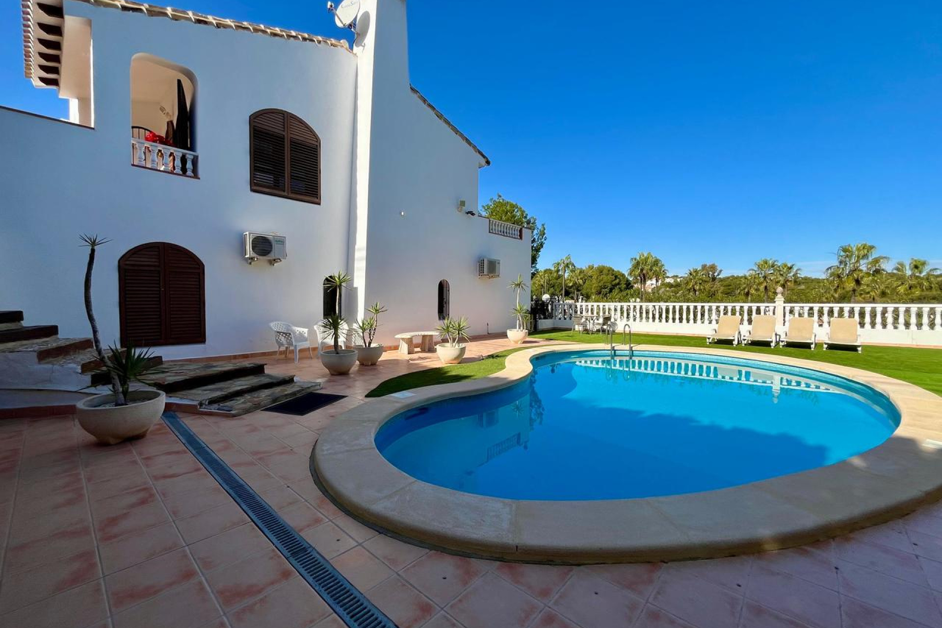 Herverkoop - 4. House - Detached Villa - Villamartin - Orihuela Costa