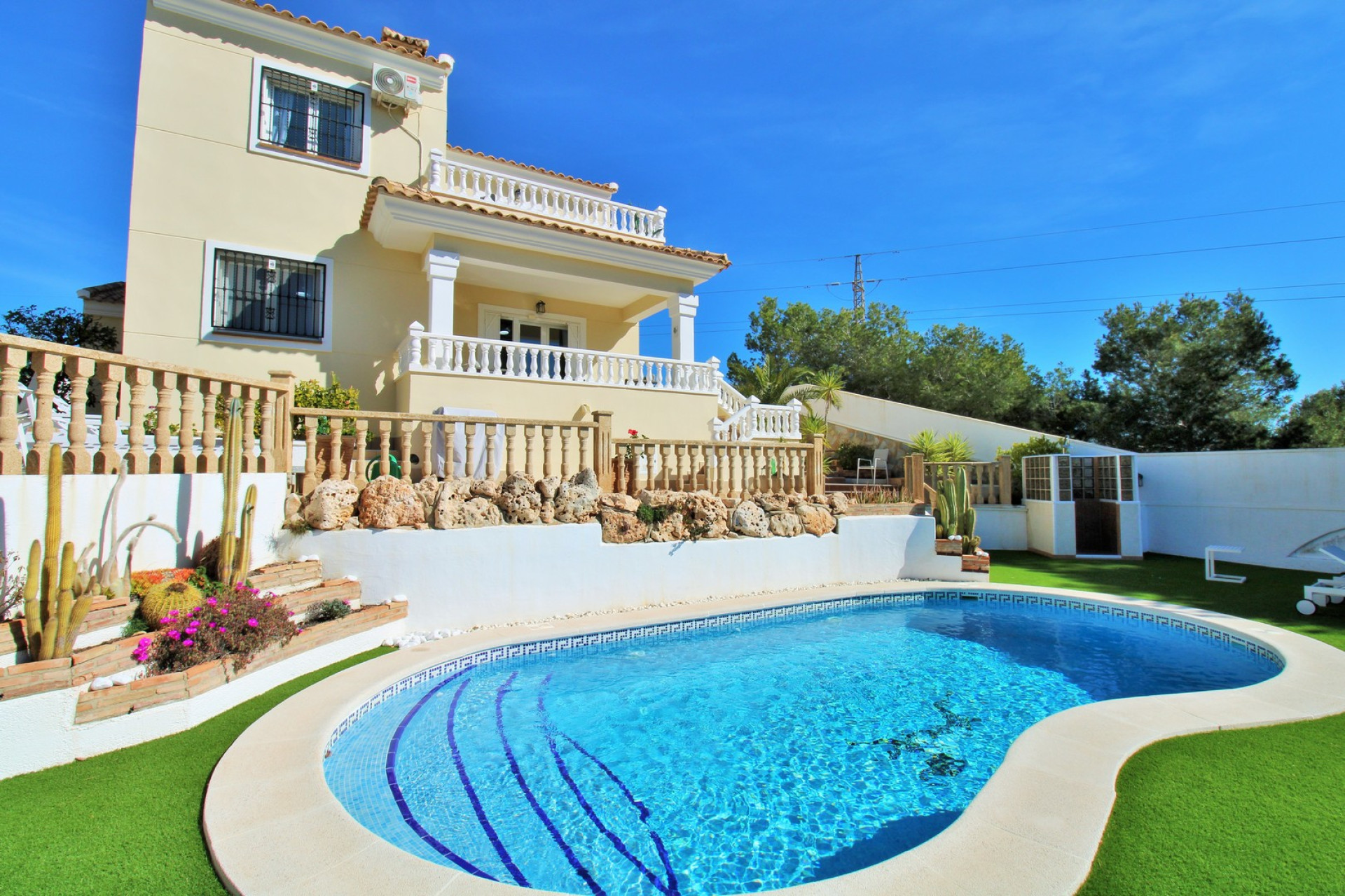 Herverkoop - 4. House - Detached Villa - Villamartin - Orihuela Costa