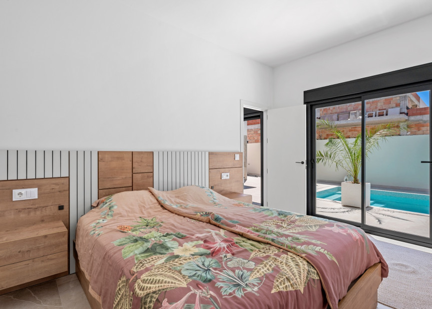 Herverkoop - 6. Vrijstaande villa - Daya Nueva - Costa Blanca Zuid