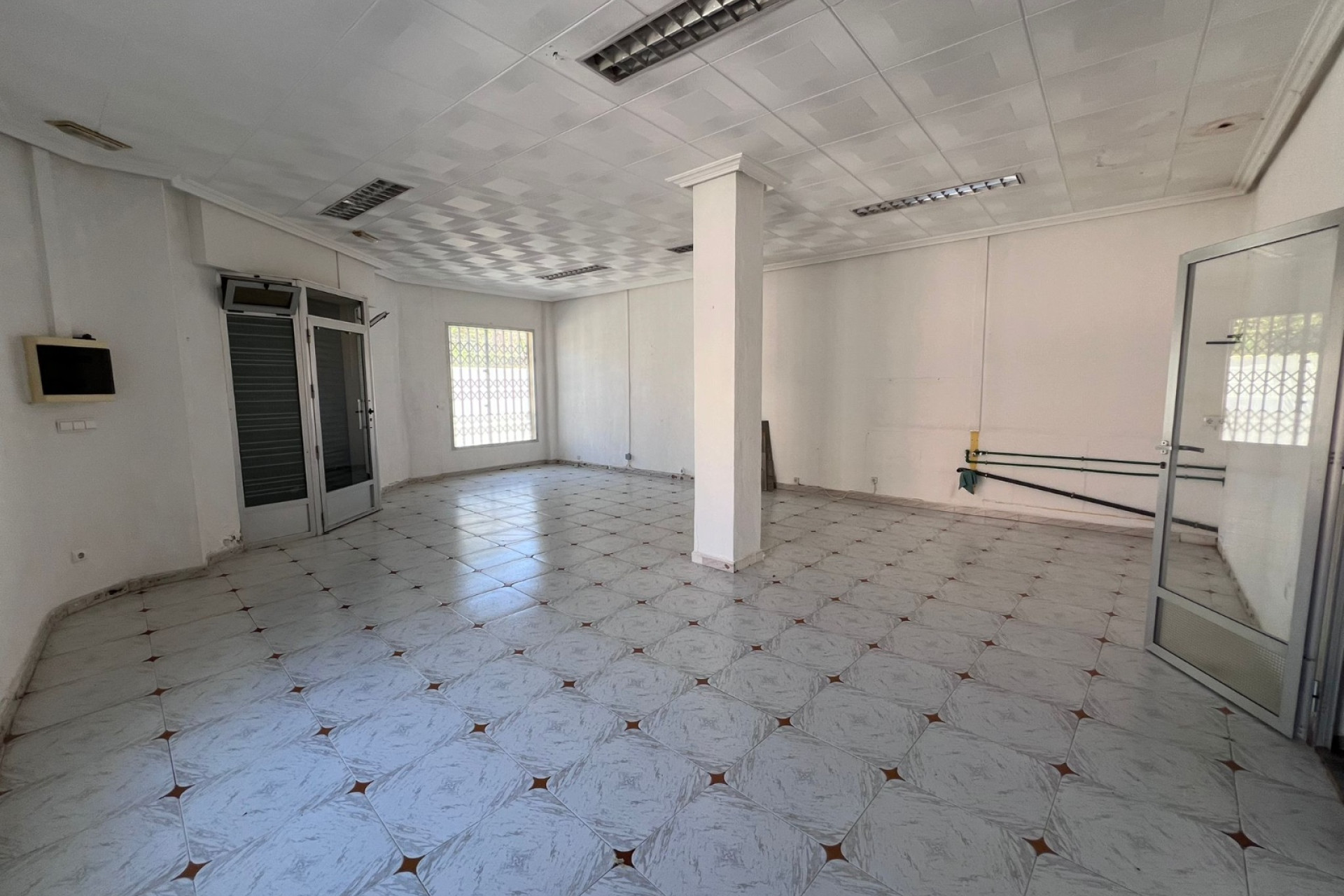 Herverkoop - Commercial Property - Jacarilla - Orihuela