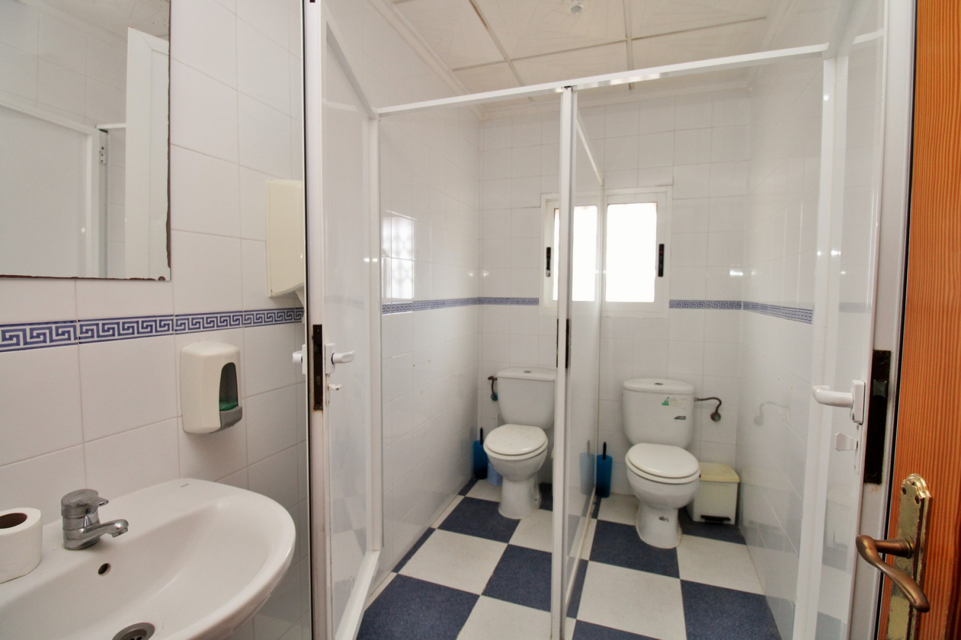 Herverkoop - Commercieel vastgoed - Villamartin - Costa Blanca Zuid