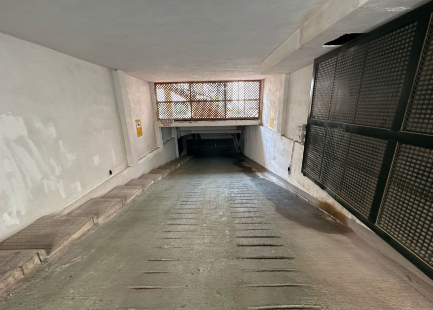 Herverkoop - Garage - Port d'Andratx - Mallorca