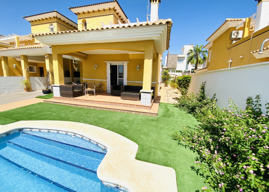 Herverkoop - Villa - Cabo Roig - Orihuela Costa