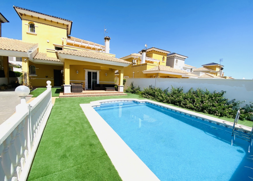 Herverkoop - Villa - Cabo Roig - Orihuela Costa