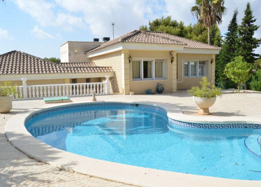 Herverkoop - Villa - Dehesa de Campoamor - Orihuela Costa