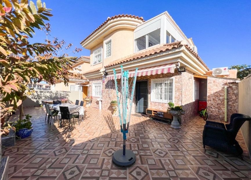 Herverkoop - Villa - Punta Prima - Orihuela Costa