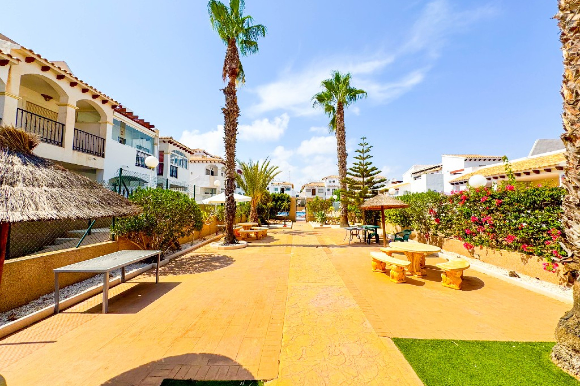 Herverkoop - Villa - Punta Prima - Orihuela Costa