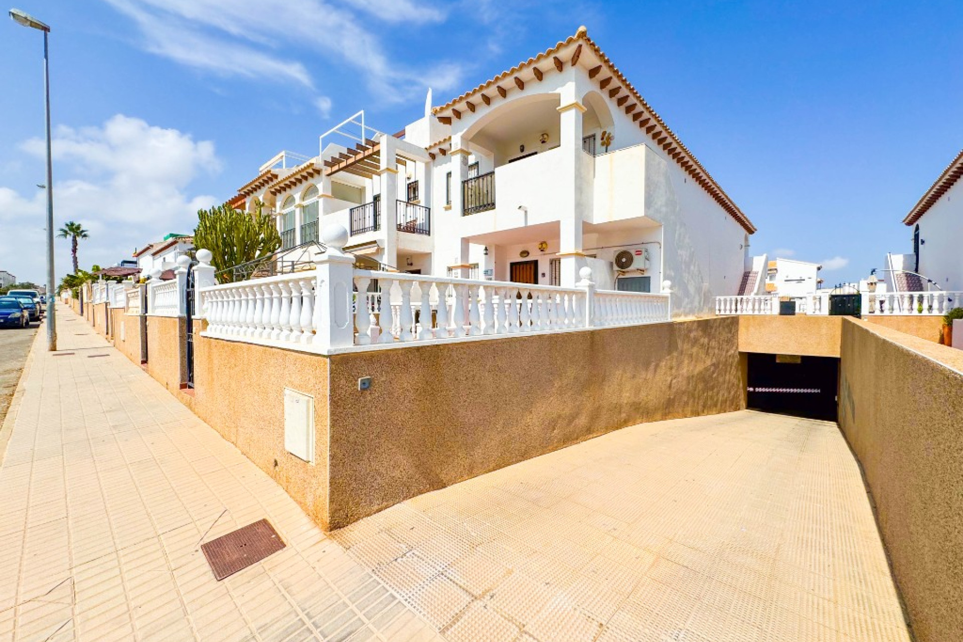 Herverkoop - Villa - Punta Prima - Orihuela Costa