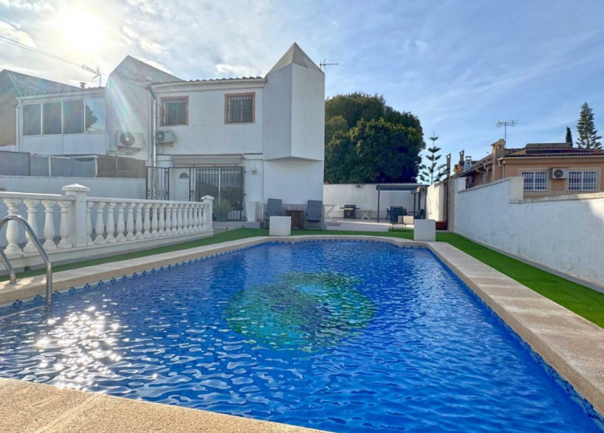 Herverkoop - Villa - Torrevieja - Orihuela Costa