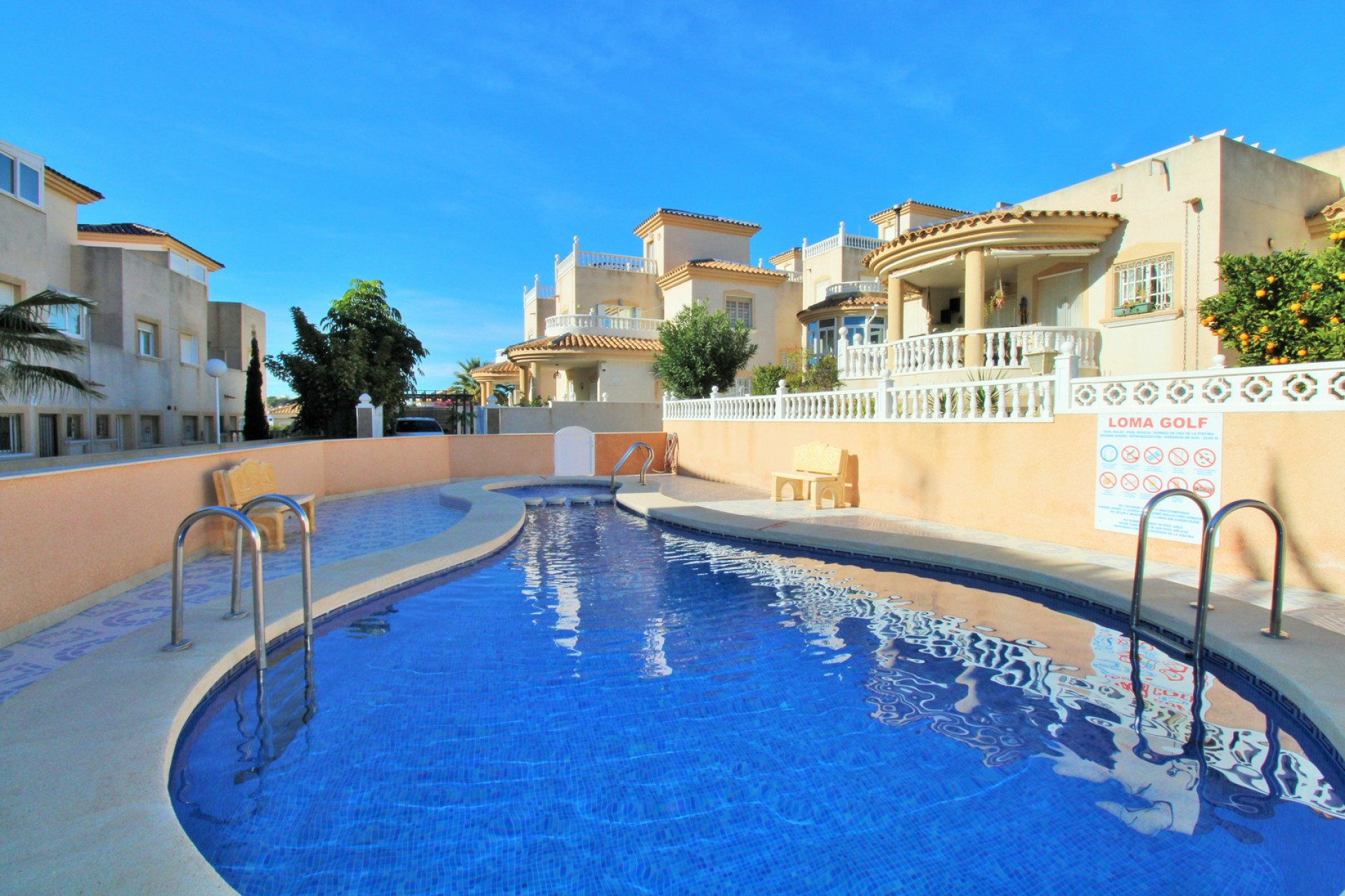 Herverkoop - Villa - Villamartin - Orihuela Costa