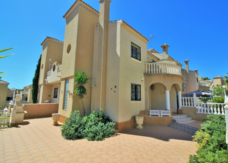 Herverkoop - Villa - Villamartin - Orihuela Costa