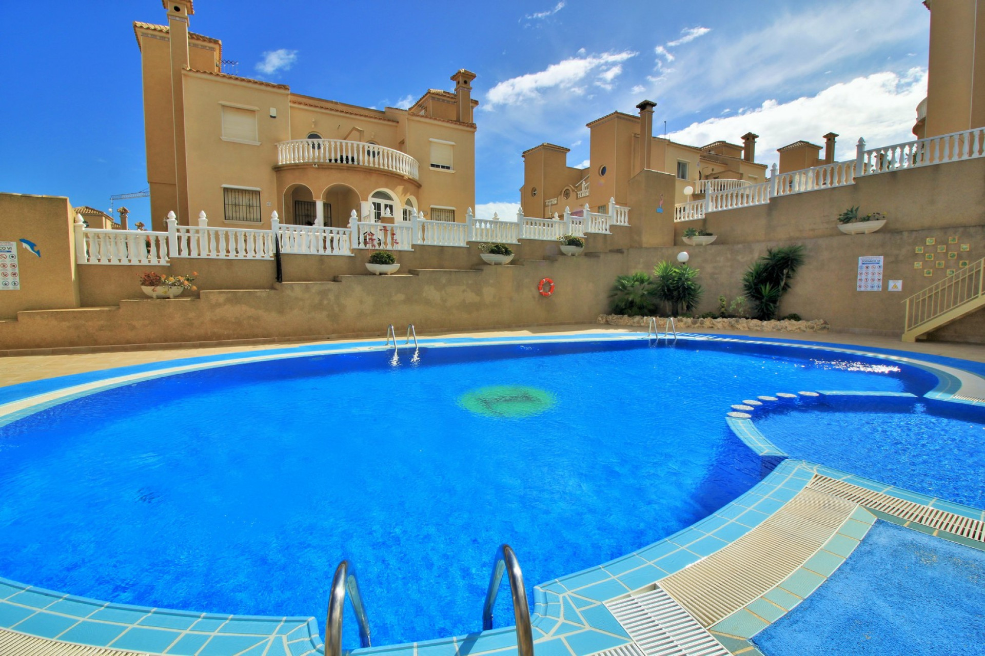 Herverkoop - Villa - Villamartin - Orihuela Costa