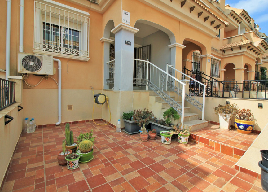 Herverkoop - Villa - Villamartin - Orihuela Costa