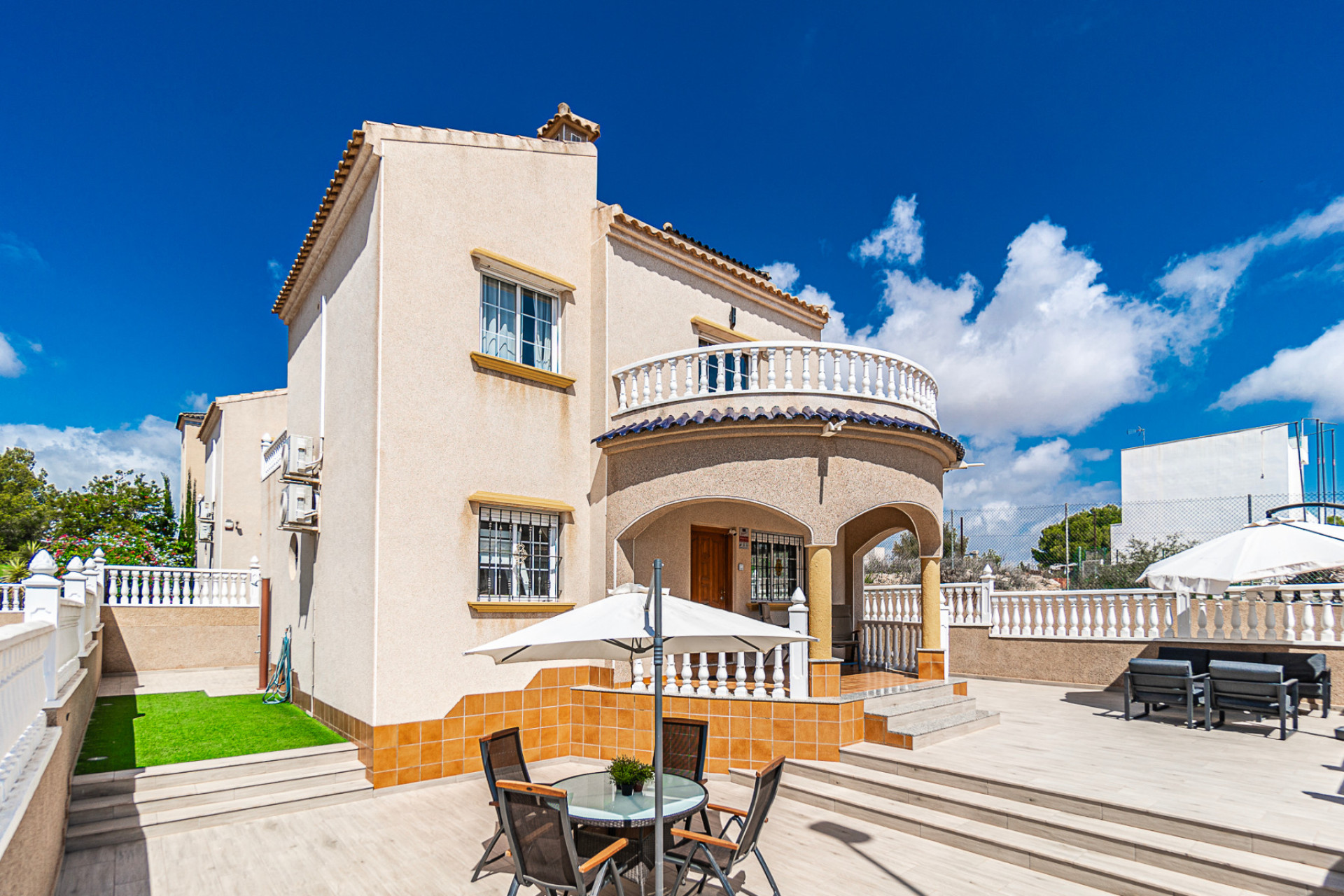 Herverkoop - Villa - Villamartin - Orihuela Costa