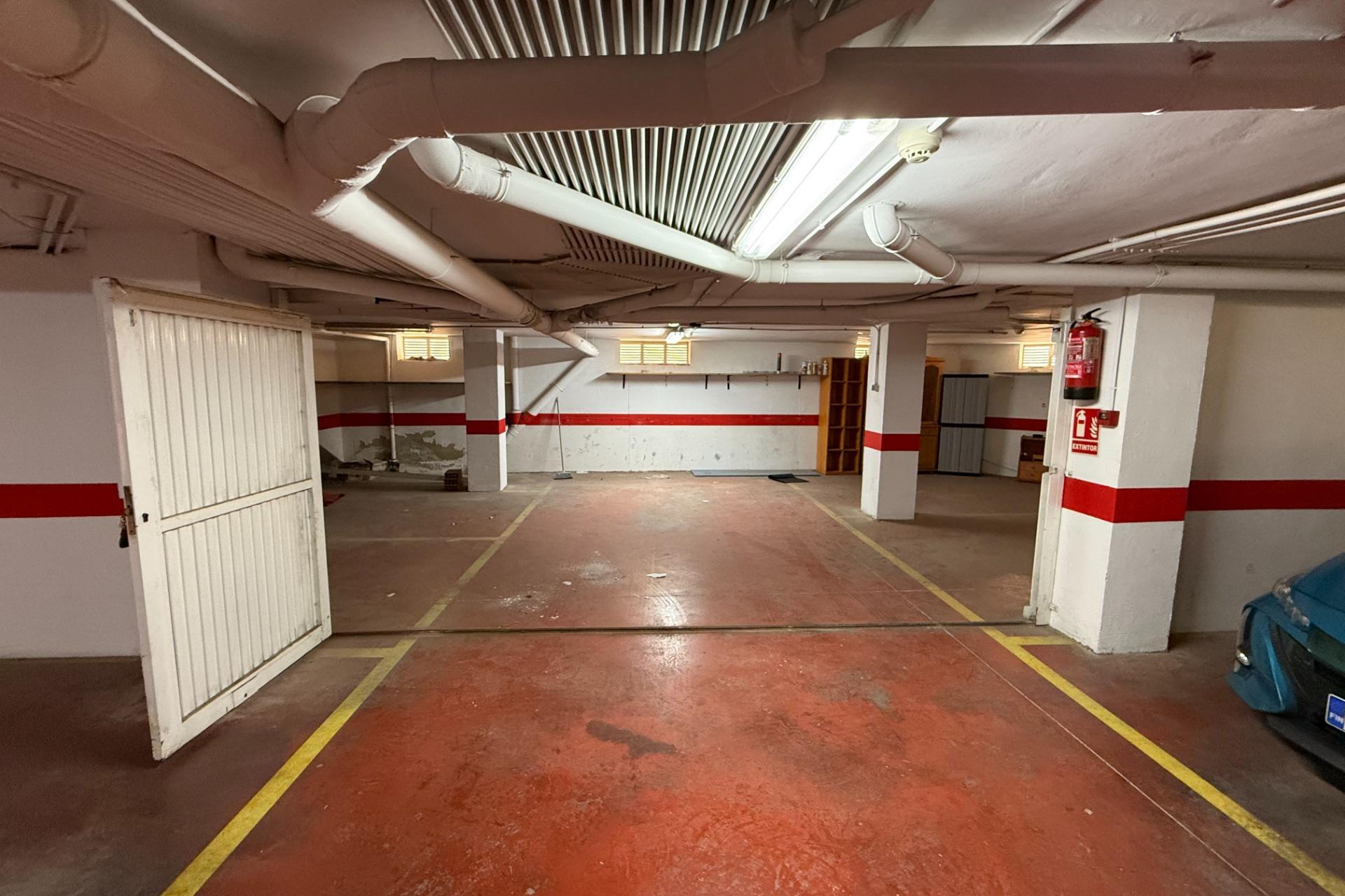 Long term rental - Garage - Torrevieja - Costa Blanca South