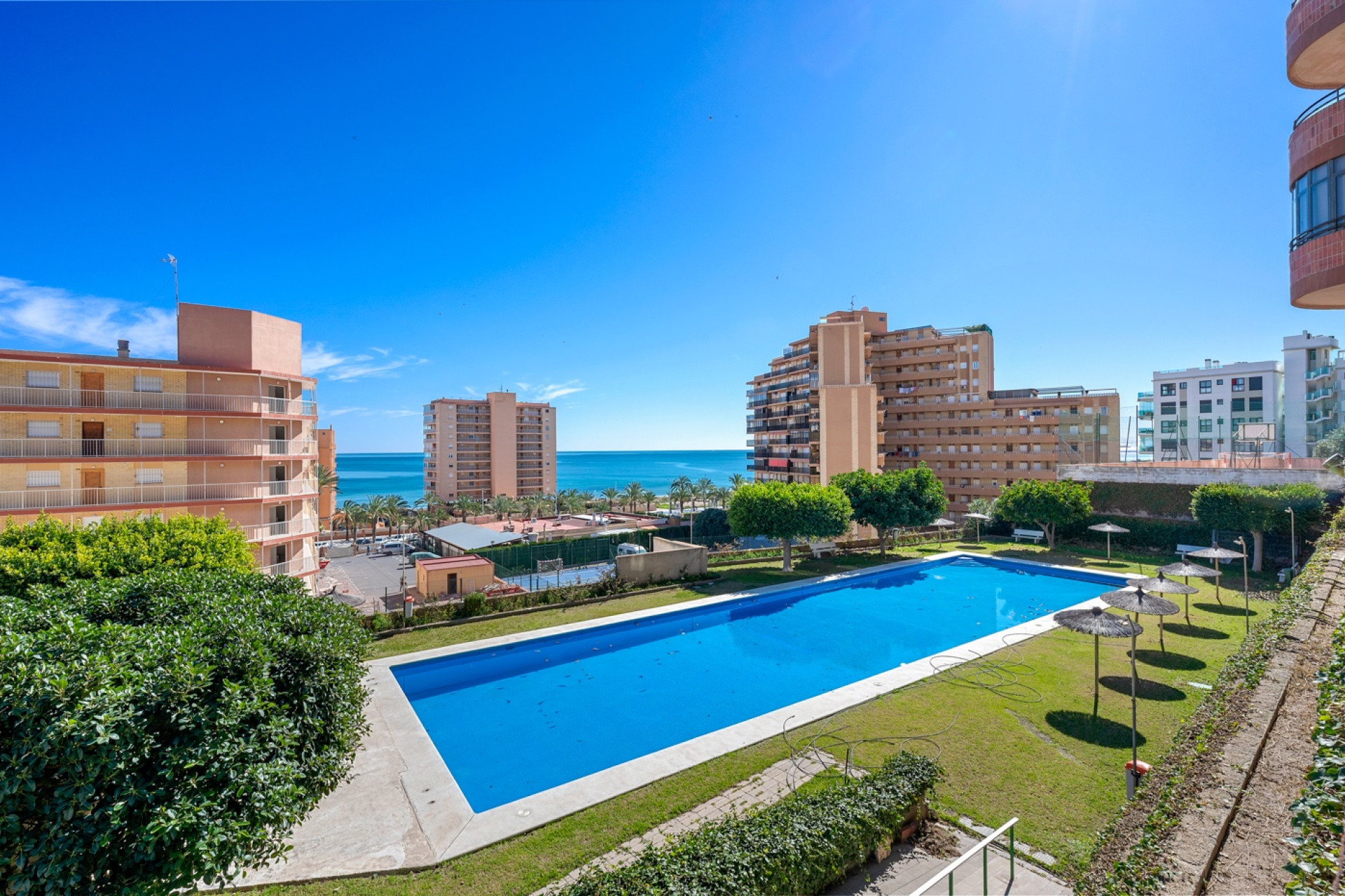 Resale - 1. Apartment / flat - Arenales del Sol - Segunda linea playa