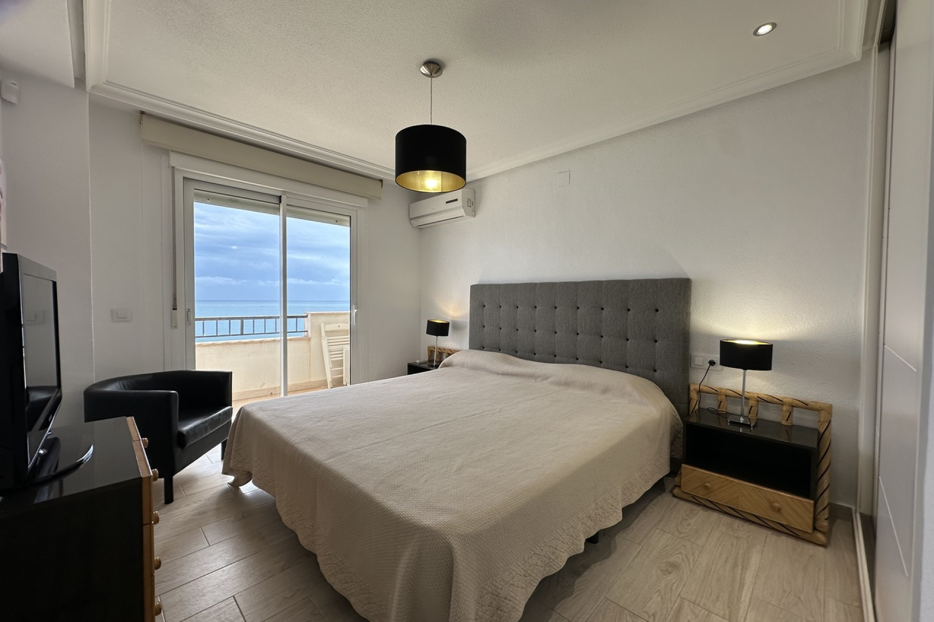 Resale - 1. Apartment / flat - Mil Palmeras - Costa Blanca South