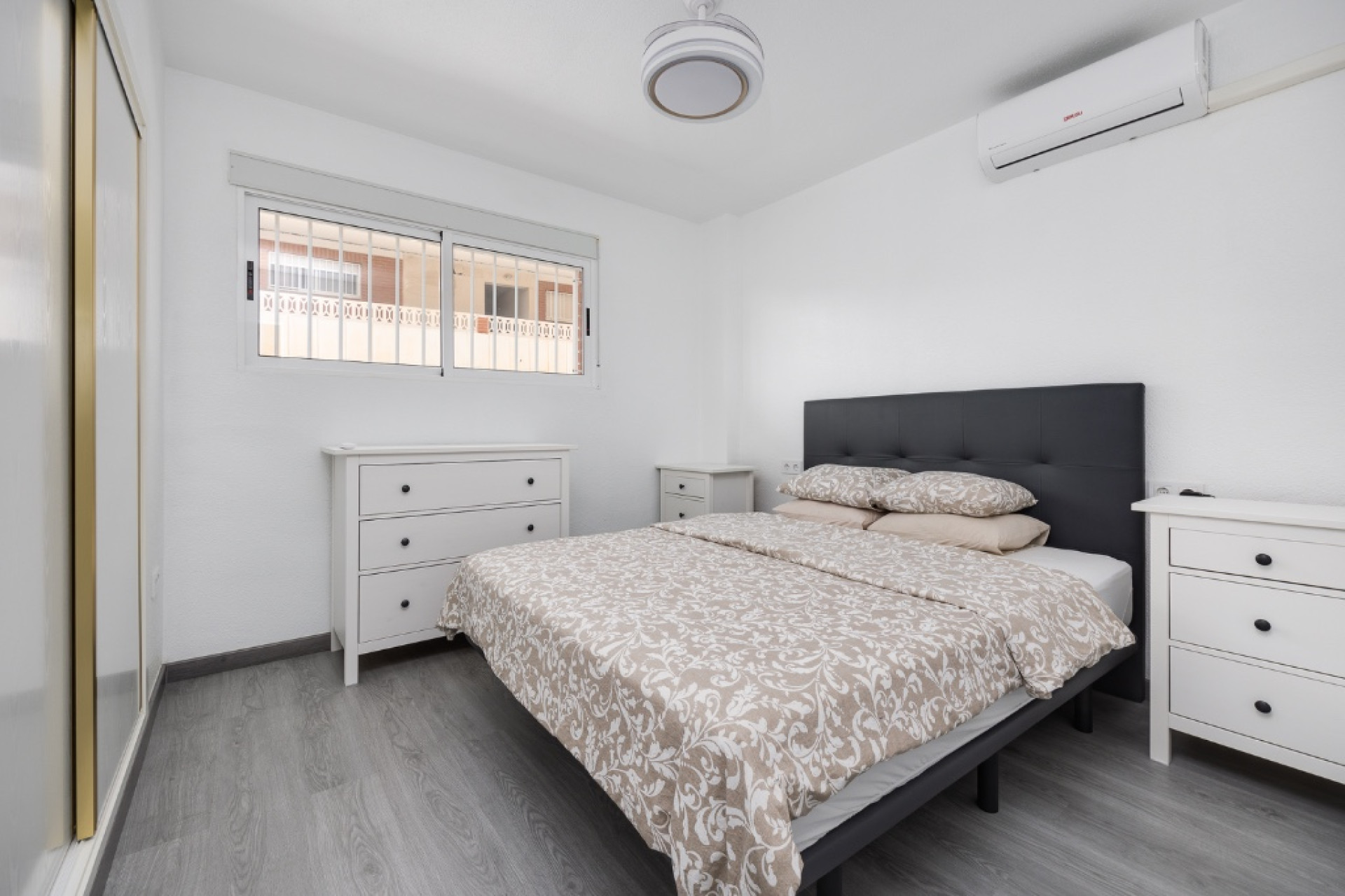 Resale - 1. Apartment / flat - Punta Prima - Costa Blanca South