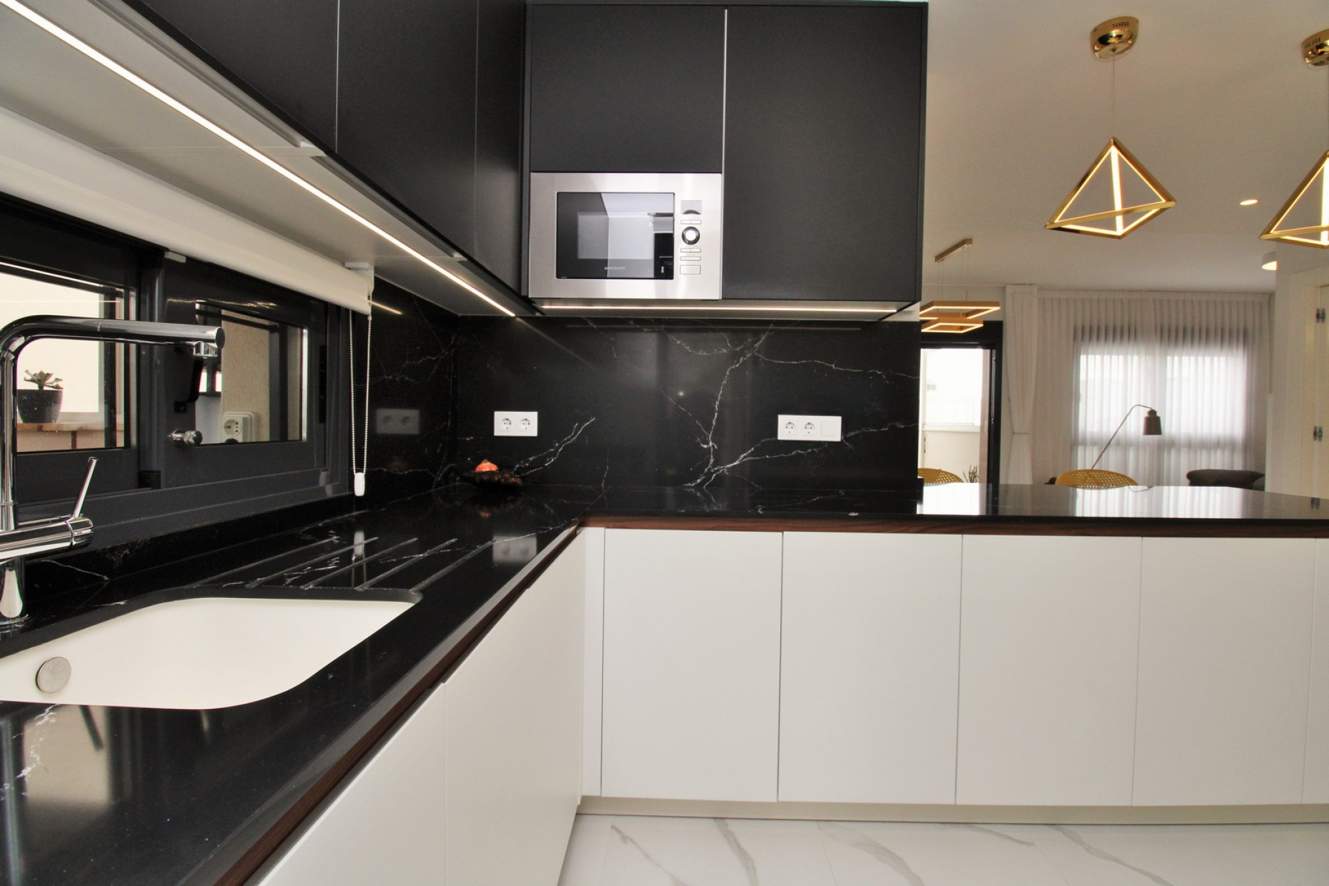 Resale - 1. Apartment / flat - San Miguel de Salinas - Costa Blanca South