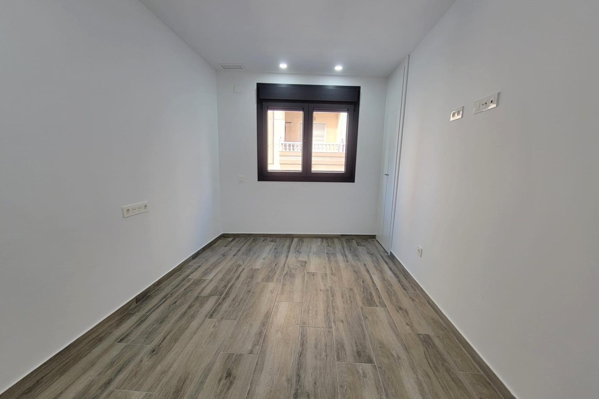 Resale - 1. Apartment / flat - Torrevieja - Costa Blanca South