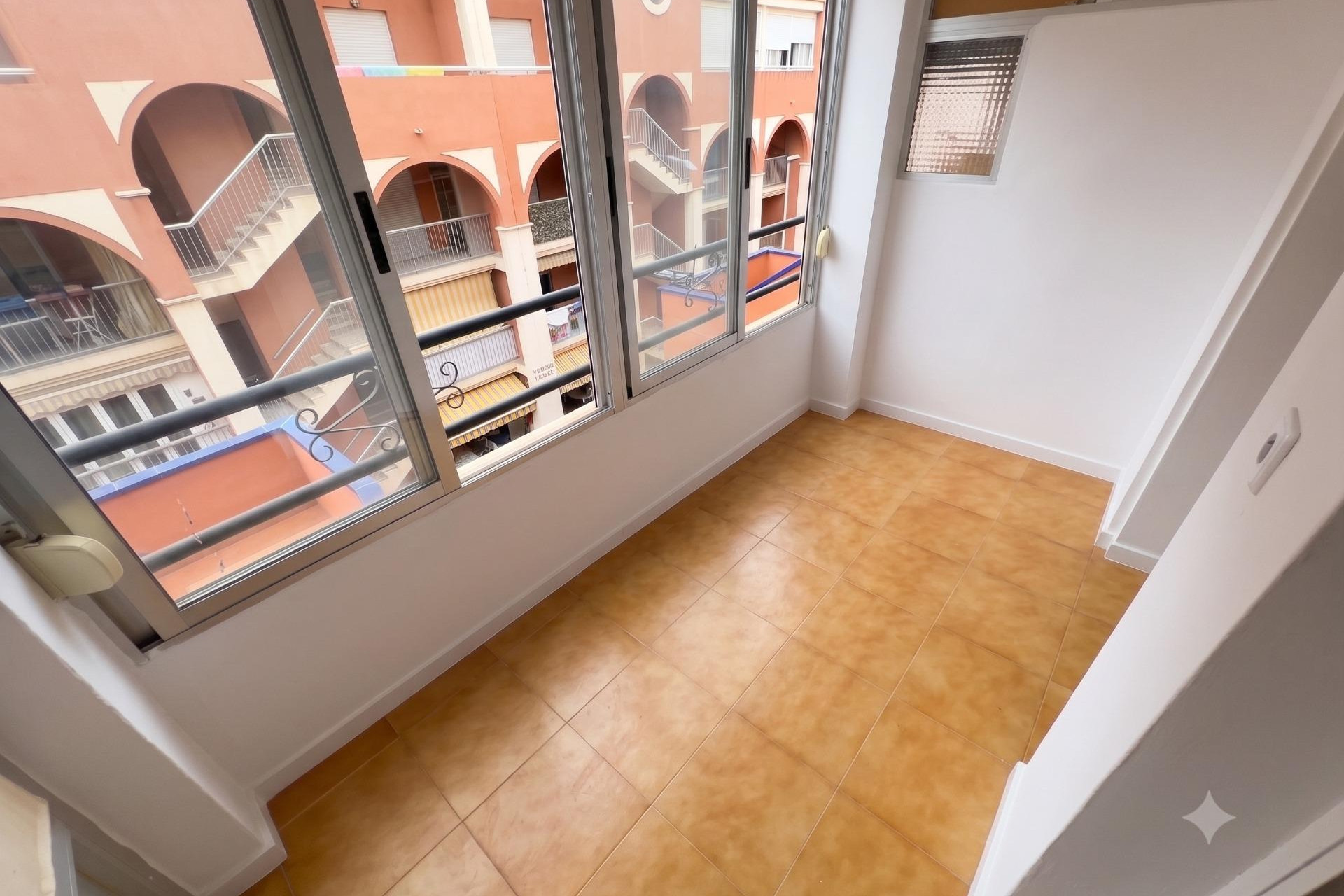 Resale - 1. Apartment / flat - Torrevieja - Costa Blanca South