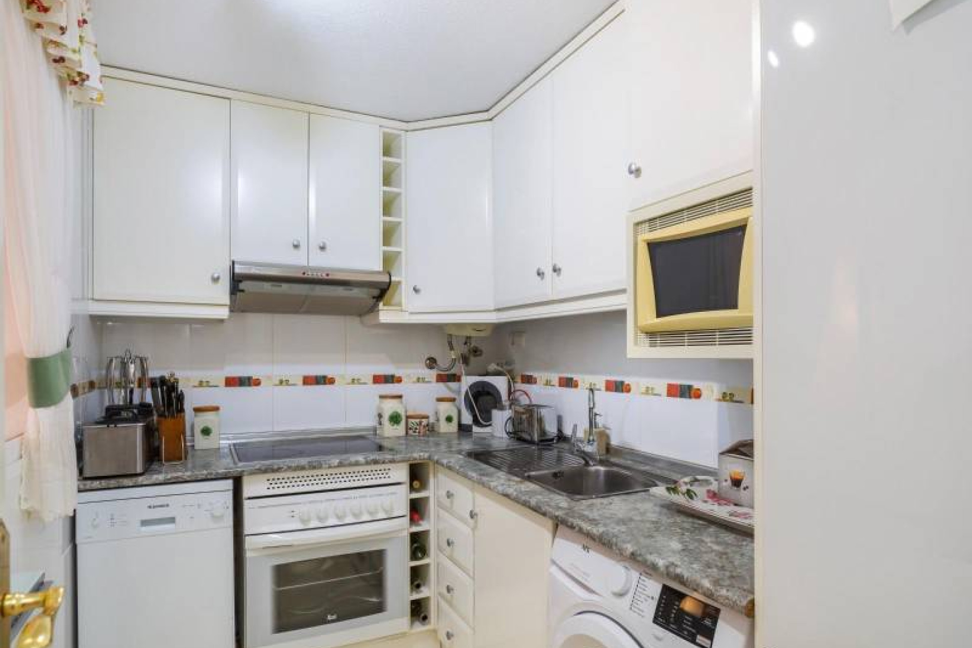 Resale - 1. Apartment / flat - Torrevieja - Costa Blanca South