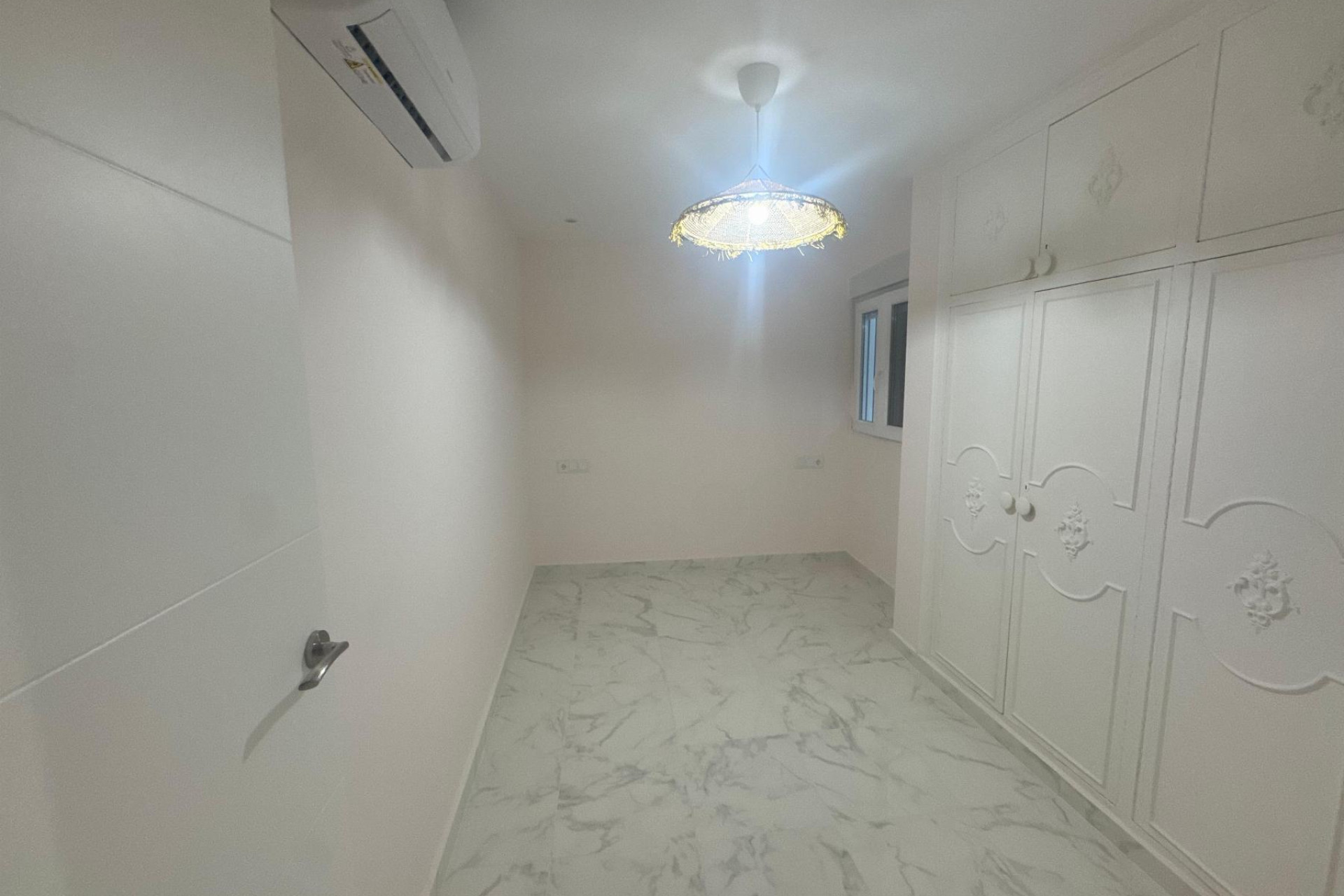 Resale - 1. Apartment / flat - Torrevieja - Muelle Pesquero