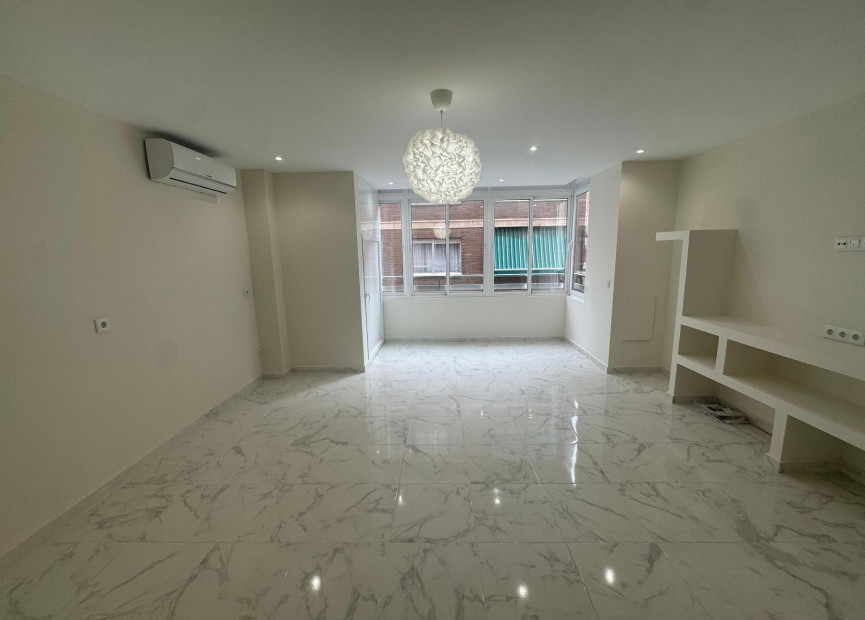 Resale - 1. Apartment / flat - Torrevieja - Muelle Pesquero