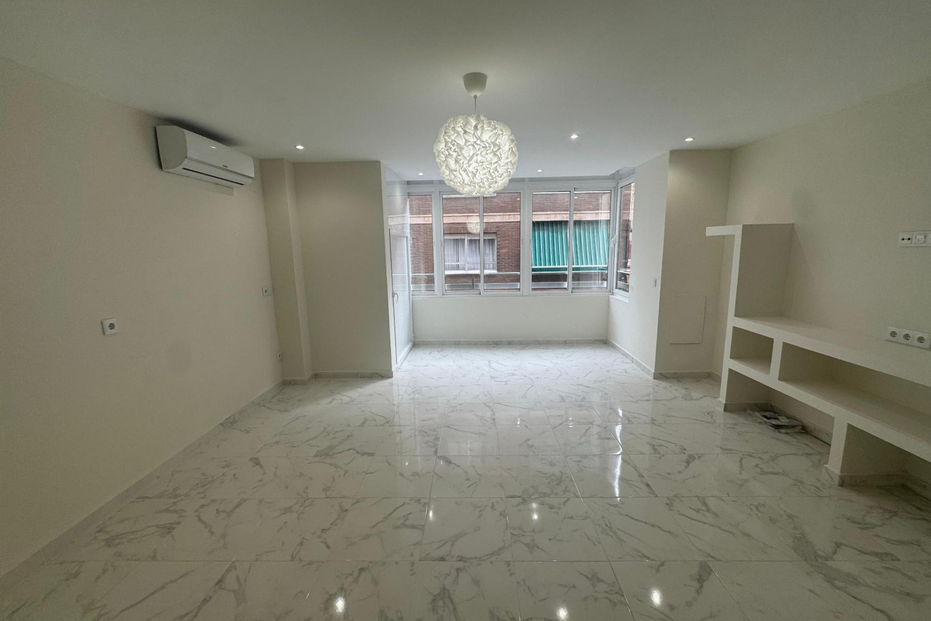 Resale - 1. Apartment / flat - Torrevieja - Muelle Pesquero