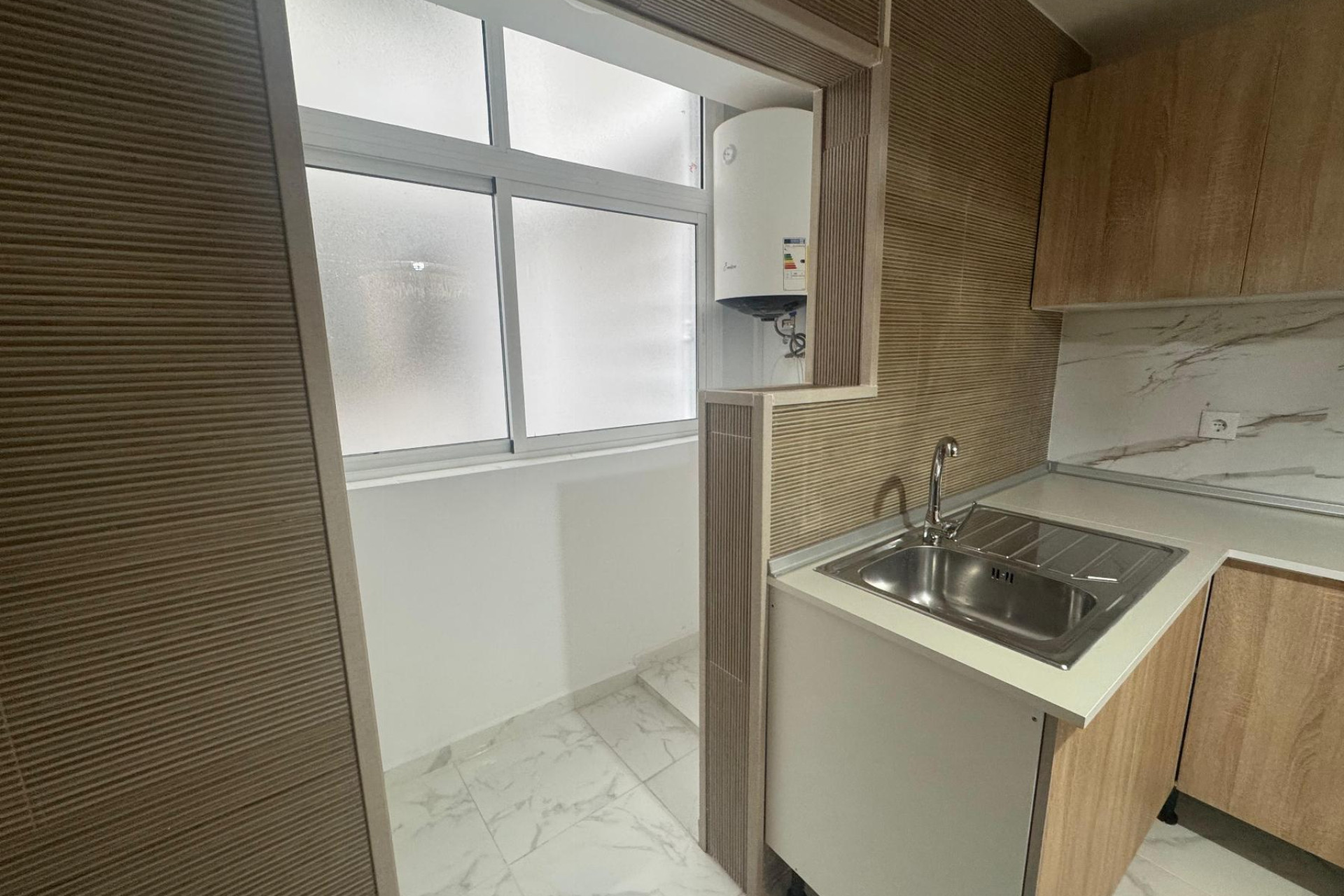 Resale - 1. Apartment / flat - Torrevieja - Muelle Pesquero