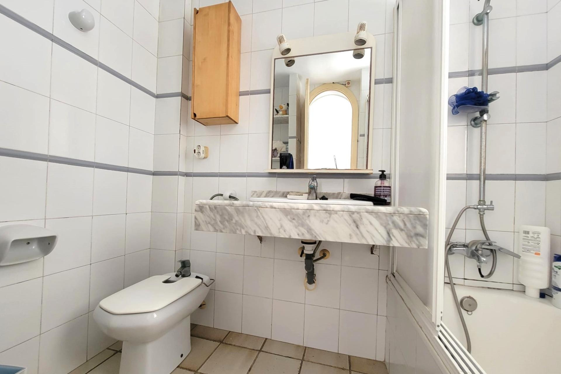 Resale - 1. Apartment / flat - Torrevieja - PLAYA DE LA MATA