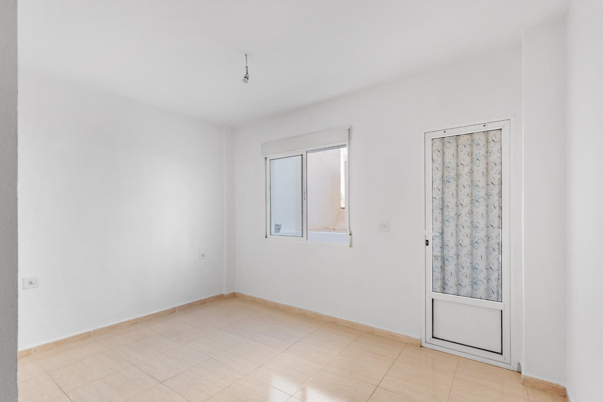Resale - 1. Apartment / flat - Torrevieja - Puerto Deportivo